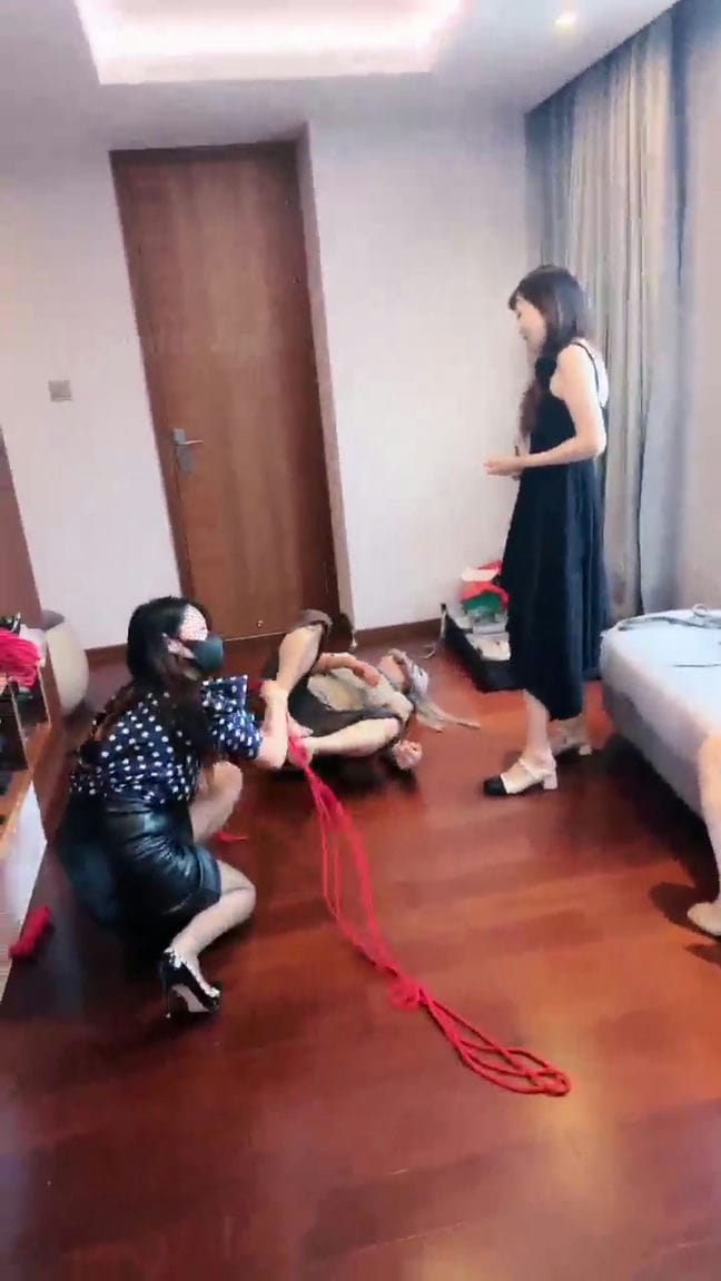 【TZ291】带着小姐妹一起揍若依 2