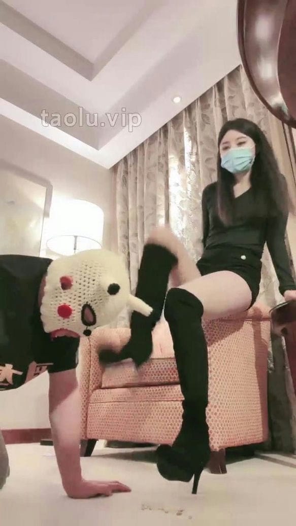 【TZ4599】舔女主人棉袜脚 丝袜鞋月影儿