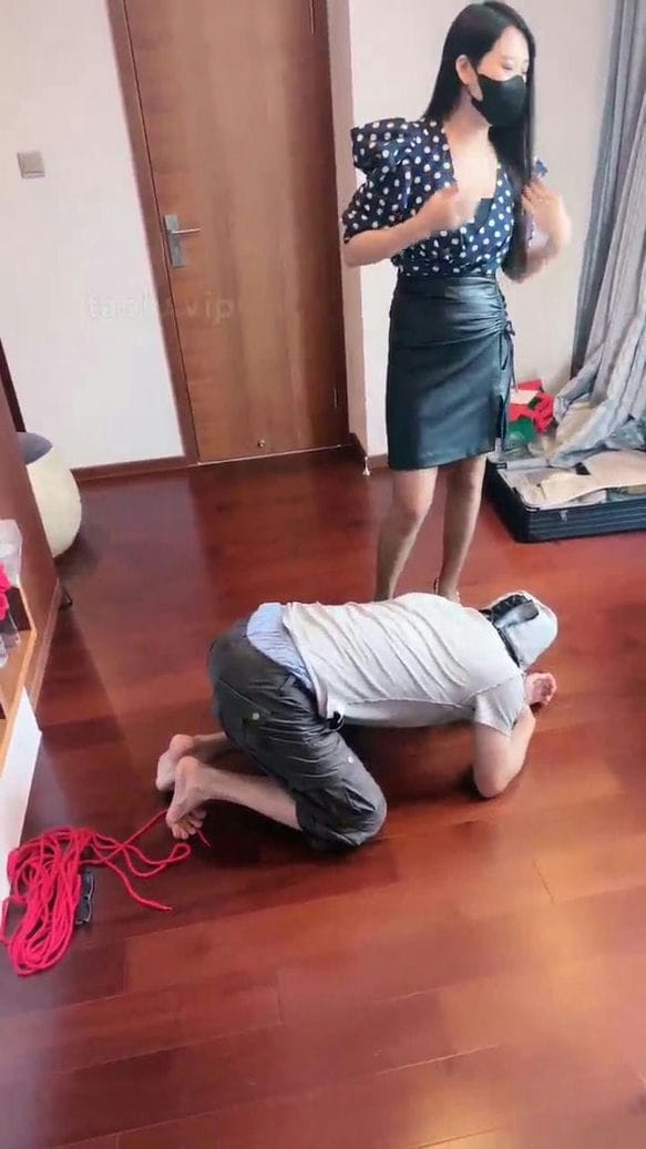 【TZ291】带着小姐妹一起揍若依 2