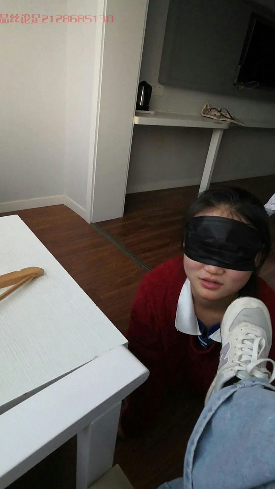 【TZ1504】【哈宝S调女M】命令女同学闻舔NB鞋棉袜G2002145