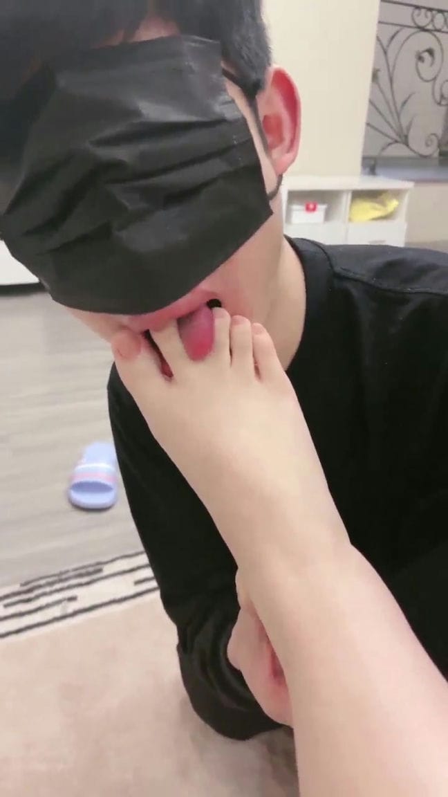 【TZ807】礼礼大人 双s羞辱狗奴 舔裸足 强迫圣水