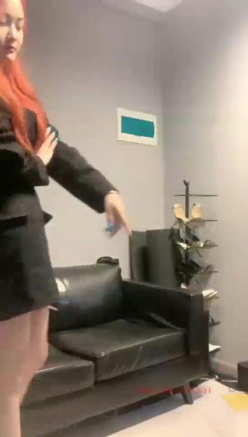 【TZ1058】【安晴S】调教踢蛋闻舔原味脚丫【22分钟】【普清】