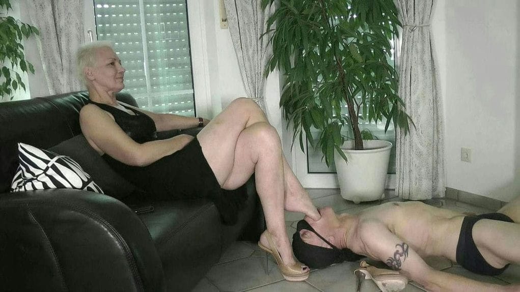 【艾彩75】Boot_Heel_Worship_CBT_Humiliation_Mistress_Shoe_And_Footslave