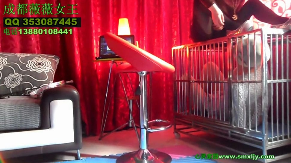 【艾彩1701】成都薇薇女王狗笼CD奴舔鞋（上）_薇薇女王玩弄圈养狗