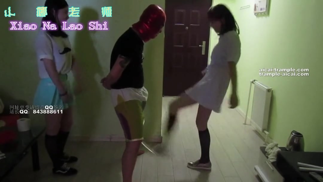 【艾彩1335】不良女学生系列_JK_鞋子的气味射击酷刑踢得好