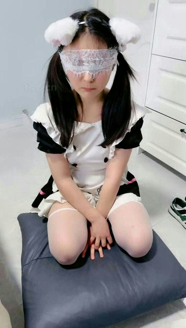 【TZ11200】奶味小仙女 可爱女同学下跪发骚求虐